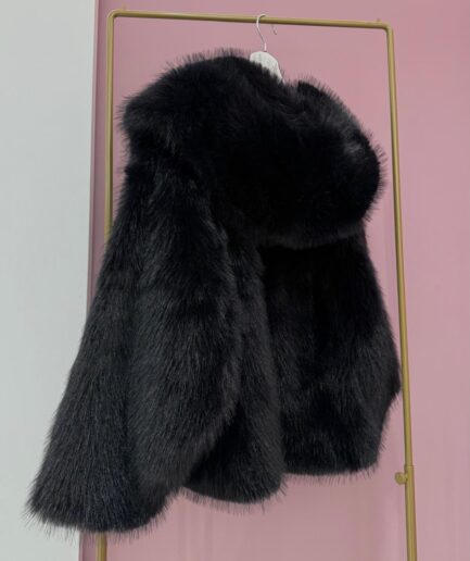 ECOPELLICCIA CORTA CON CAPPUCCIO NERO  J8501