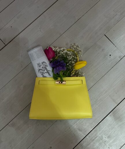 BORSA CON MANICO E TRACOLLA GIALLA
