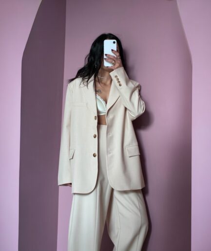 BLAZER APERTURA POSTERIORE COLOR CREMA V26036