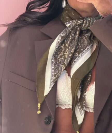 FOULARD CON CALAMITA VERDONE